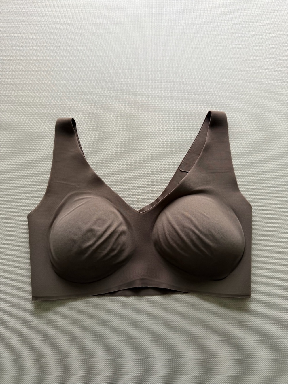 Uniqlo Seamless Wireless Bra in Taupe